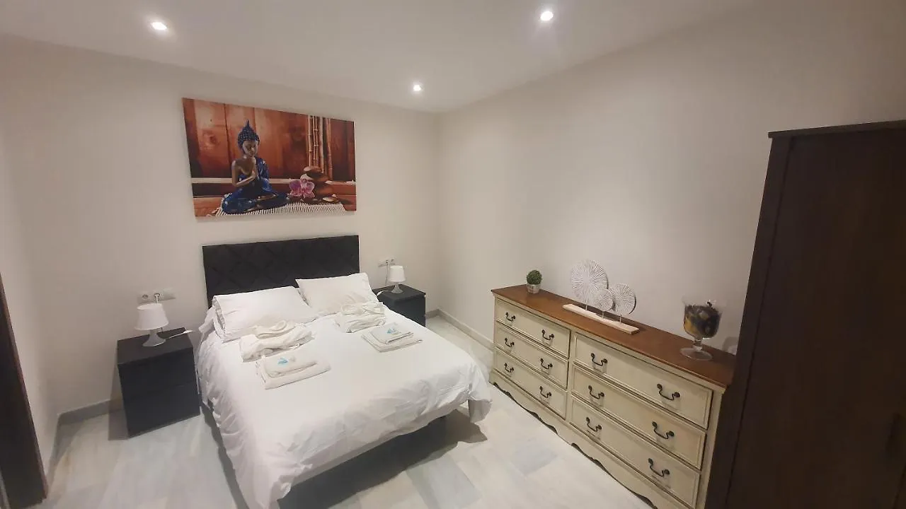 Lyrioshomes Apartamentos Los Treboles مالقة 0*,  إسبانيا